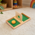 Doska s pletenou loptičkou na Montessori aktivity pre najmenších